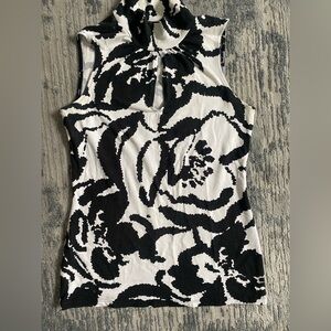 Express keyhole Black & White Floral Mock neck fitted Tank
